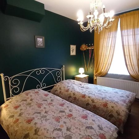 Au Gite De Бенш Экстерьер фото